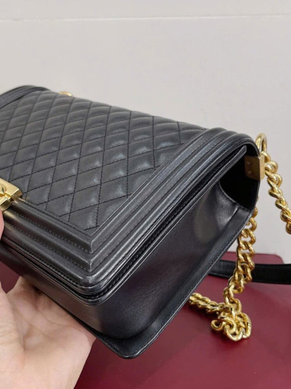 [Final Price] CHANEL Quilted New Medium Boy Flap Black - Picture 6 of 12